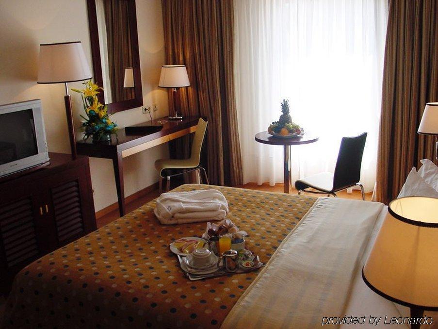 Vip Executive Santa Iria Hotel Santa Iria de Azoia Exteriör bild