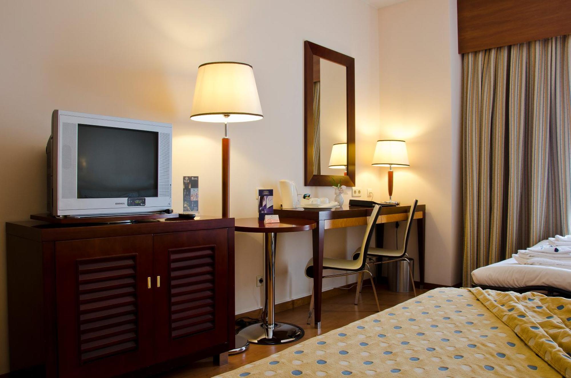 Vip Executive Santa Iria Hotel Santa Iria de Azoia Exteriör bild